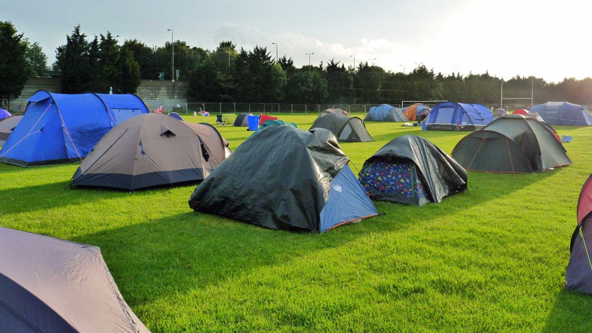 Photo camp. Кемпинг «ААК-теленгит». Палаточный лагерь. Лагерь с палатками. Палаточный городок.
